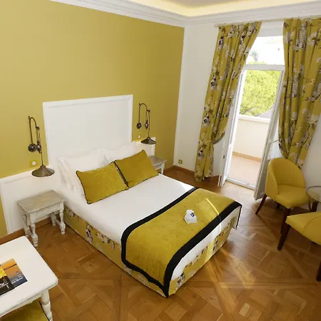 Royal Bon Repos