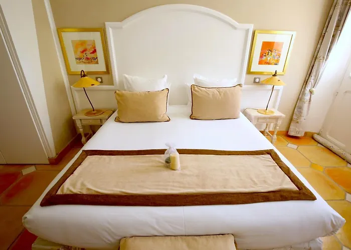 Royal Bon Repos فندق 3*